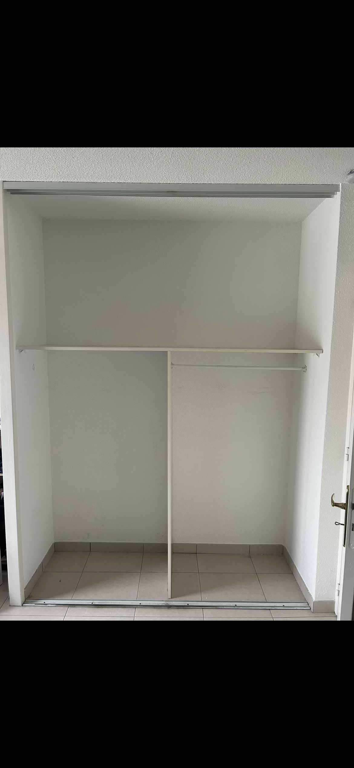 Montage de dressing à Ciboure - avant